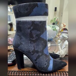 42 GOLD Black and Blue Ankle Booties